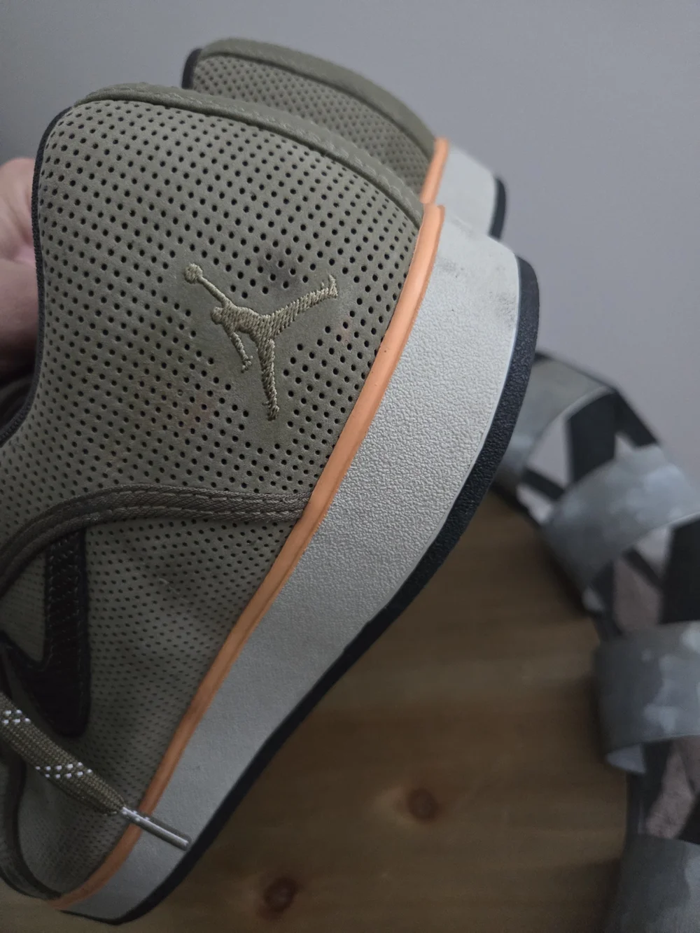 Jordan low top